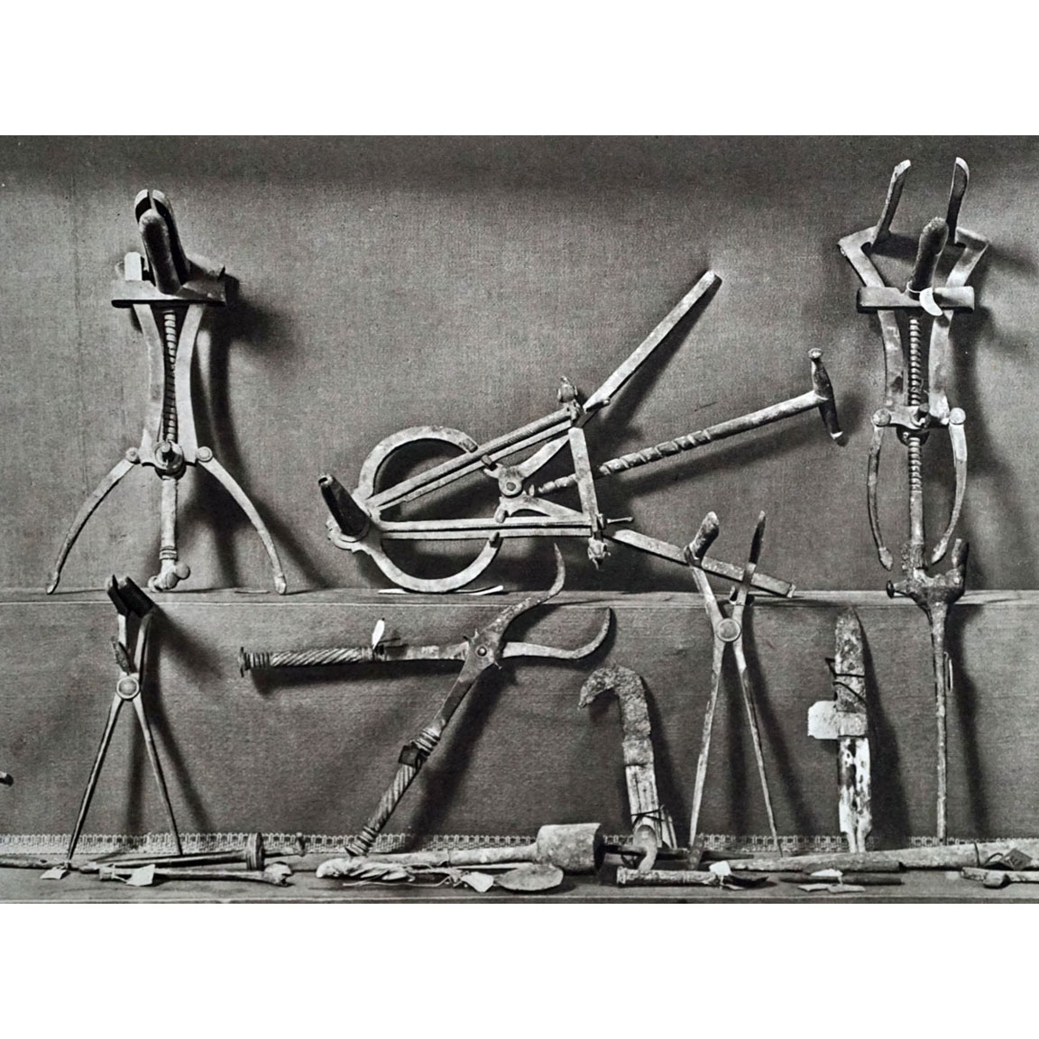 Ancient vaginal specula from Pompei